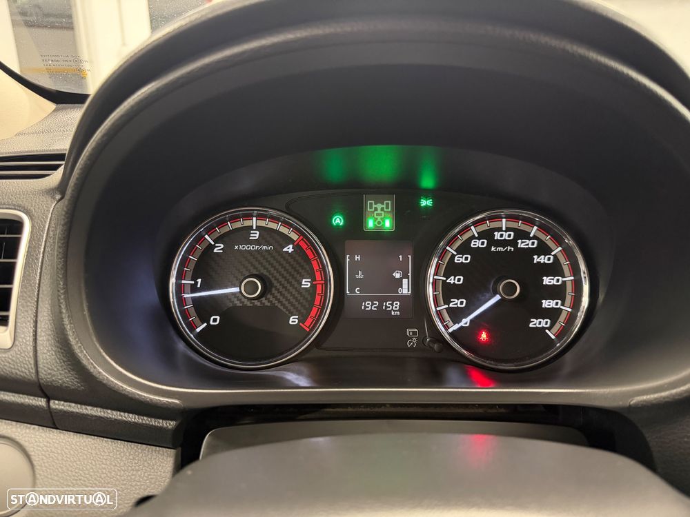 Mitsubishi L200 2.4 DI-D CD Intense Sport Space Cab Strakar 4WD - 12