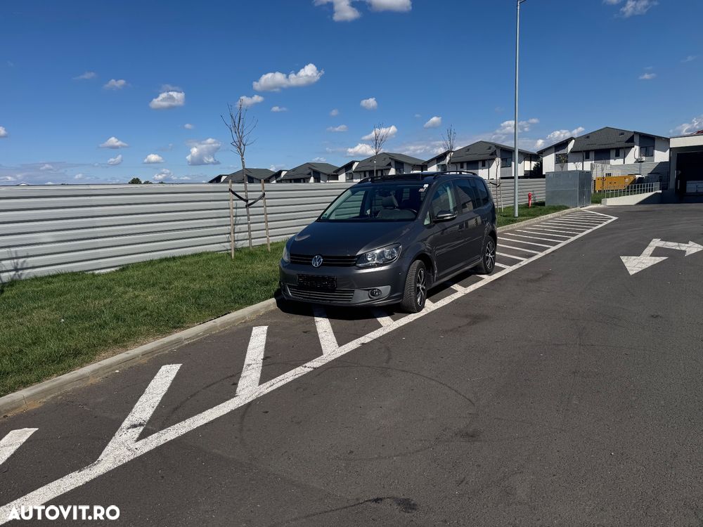 VOLKSWAGEN Touran 2011 — imagine 12
