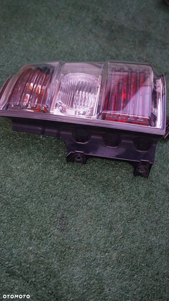 Mitsubishi Pajero IV 3.2 DID 5D LONG lampa tylna prawa tyl oryginal - 3