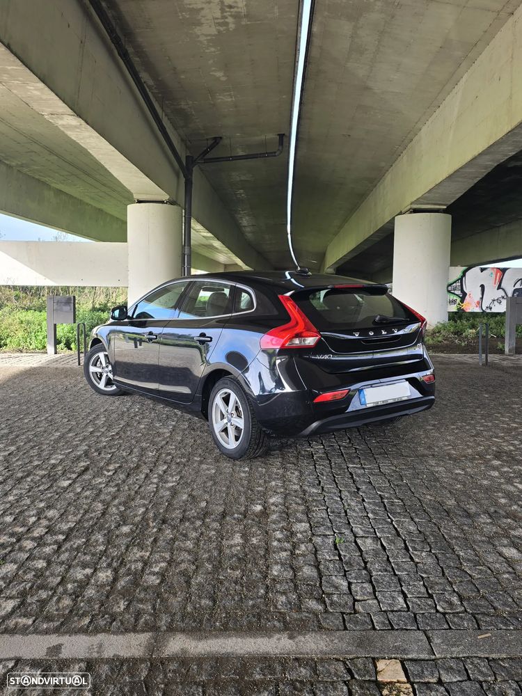 Volvo V40 D2 Powershift Momentum - 2