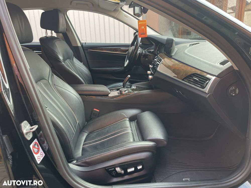 BMW Seria 5 540i xDrive Aut. Luxury Line - 7