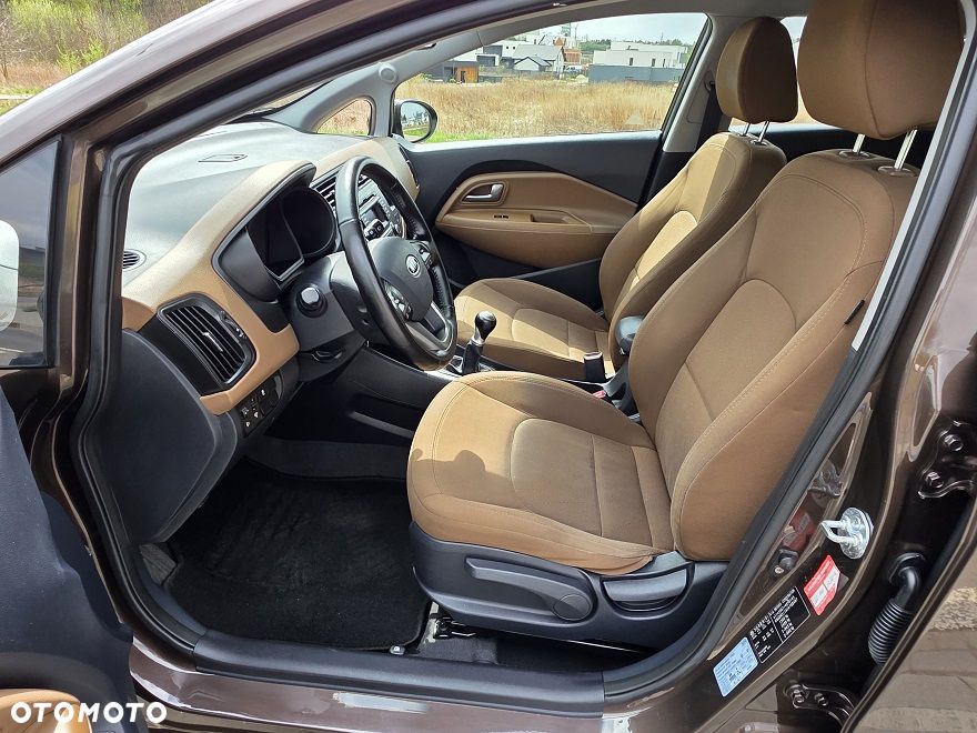 Kia Rio 1.2 Dream Team Edition - 13