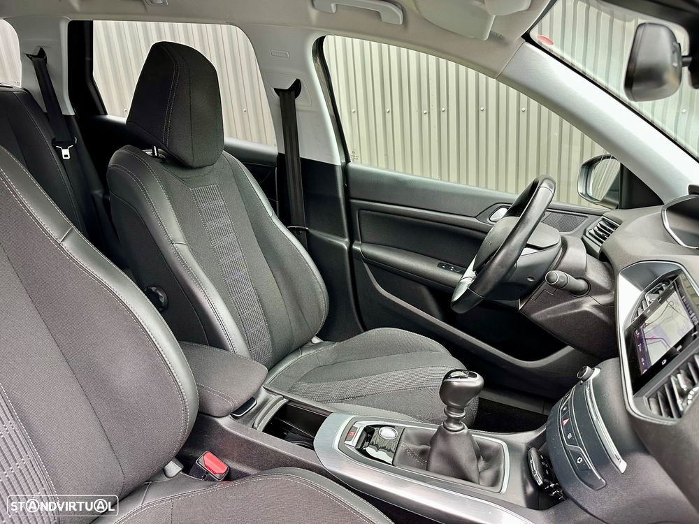 Peugeot 308 1.2 PureTech Allure - 27