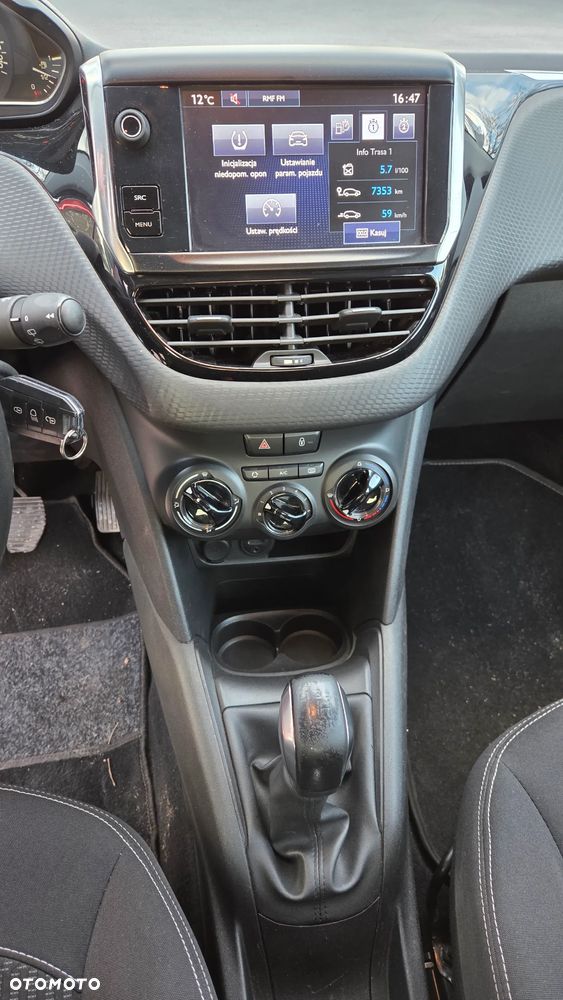 Peugeot 208 1.2 PureTech Allure - 16