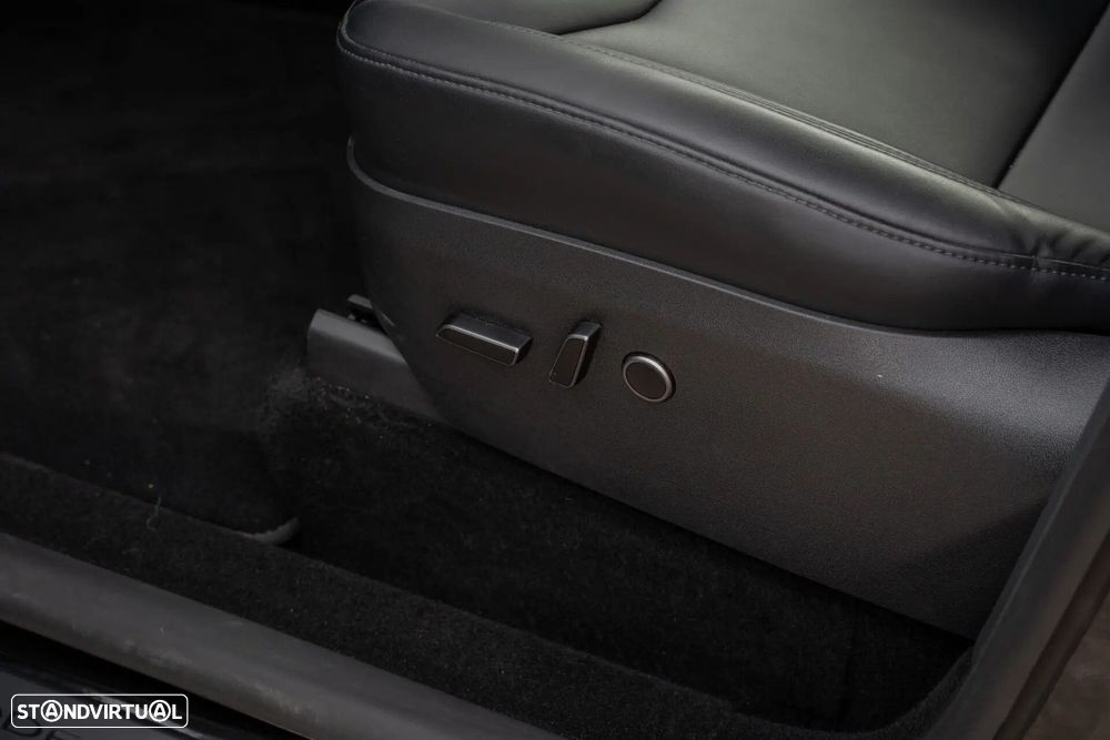 Tesla Model Y Standard - 17