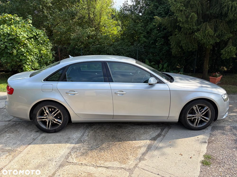 Audi A4 Limousine - 5