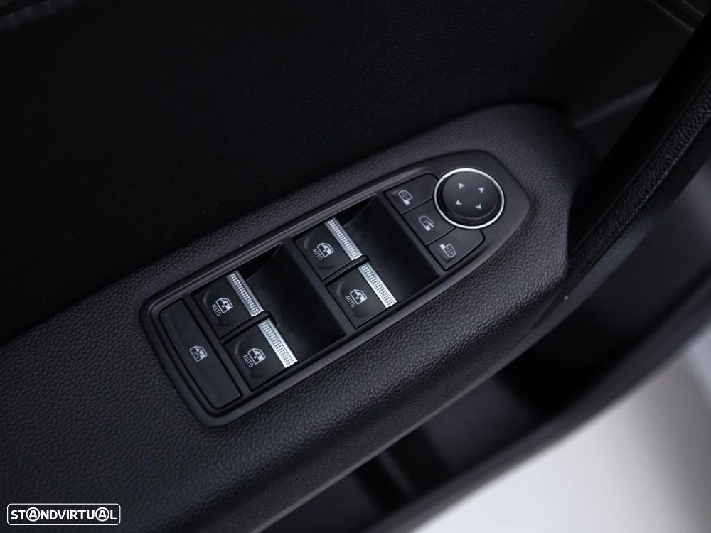 Renault Captur 1.0 TCe Techno Bi-Fuel - 13