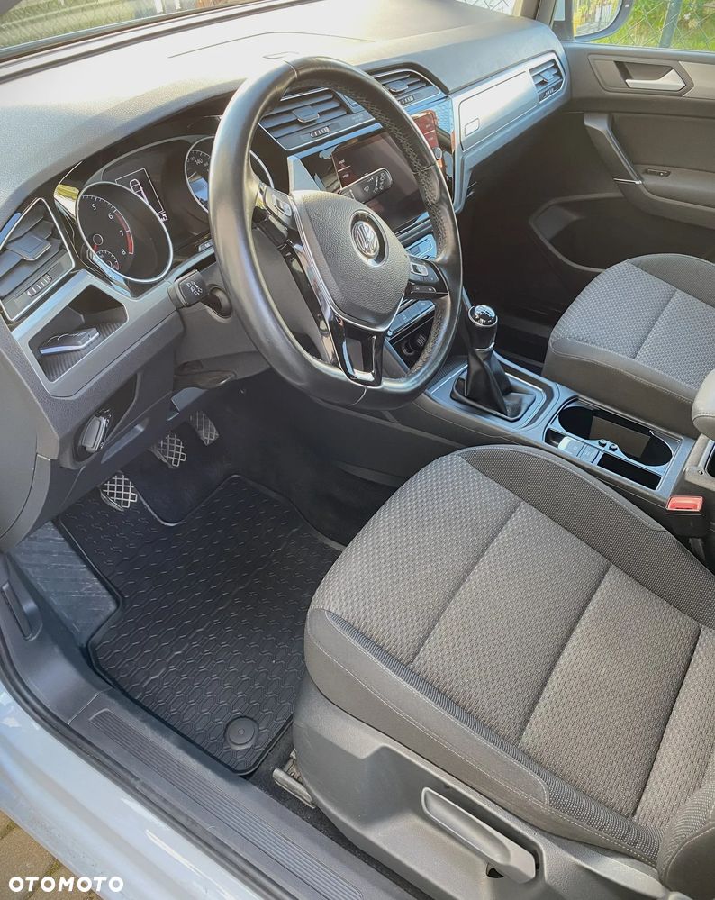 Volkswagen Touran 1.4 TSI BMT Comfortline - 11