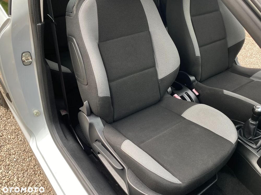 Peugeot 207 75 Urban Move - 38