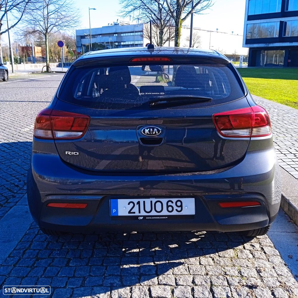 Kia Rio - 2