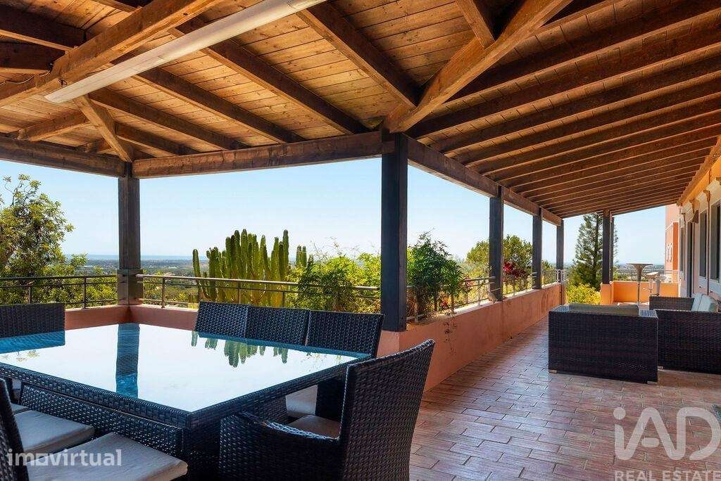 Casa / Villa T4 em Santa Bárbara de Nexe de 484,00 m2 - Grande imagem: 2/28