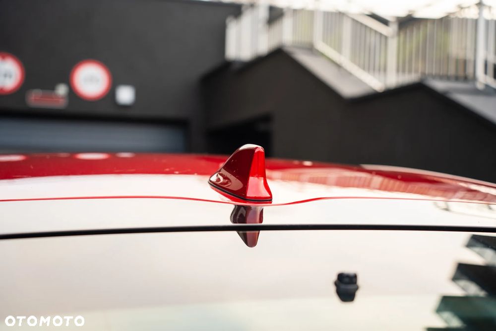 Toyota Prius 1.8 HSD Premium - 29