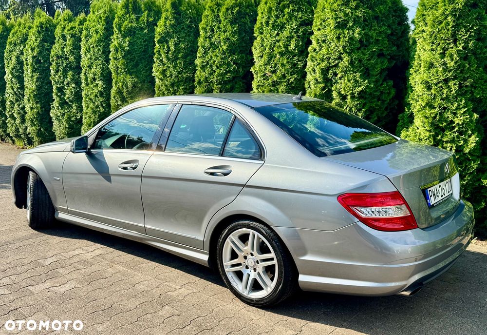 Mercedes-Benz Klasa C 250 CGI BlueEff Elegance - 2
