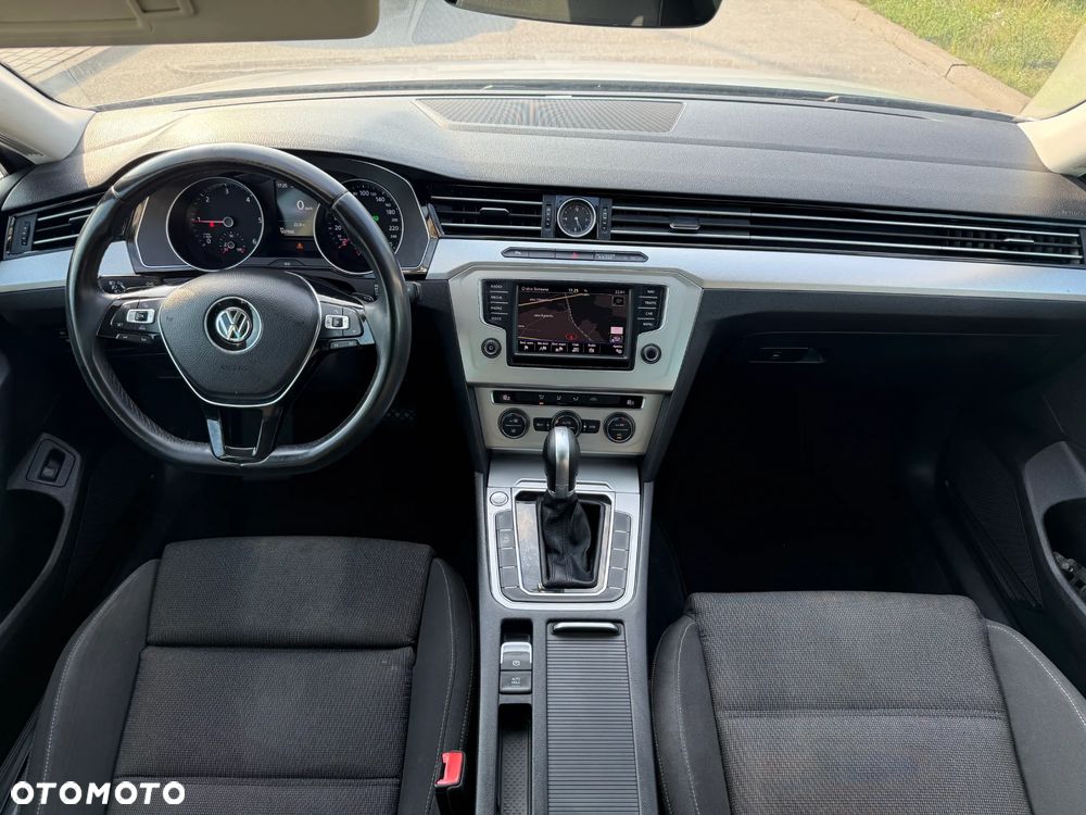 Volkswagen Passat - 14