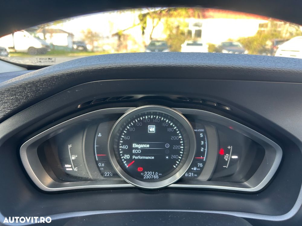 Volvo V40 D4 VEA Momentum - 16