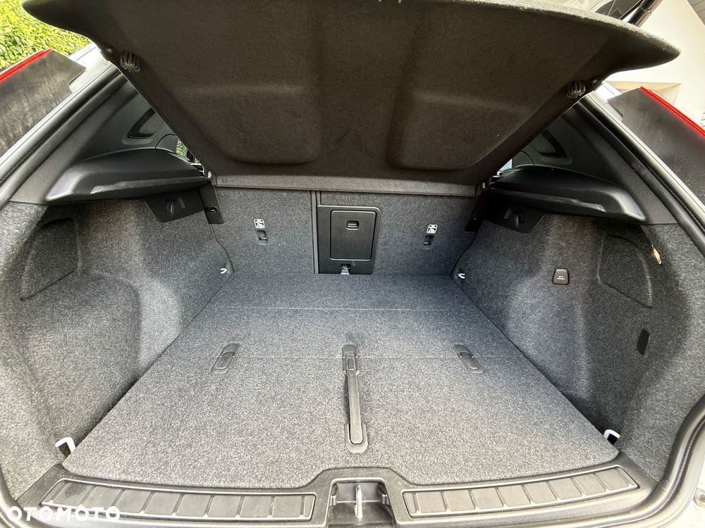 Volvo XC 40 T3 R-Design - 38