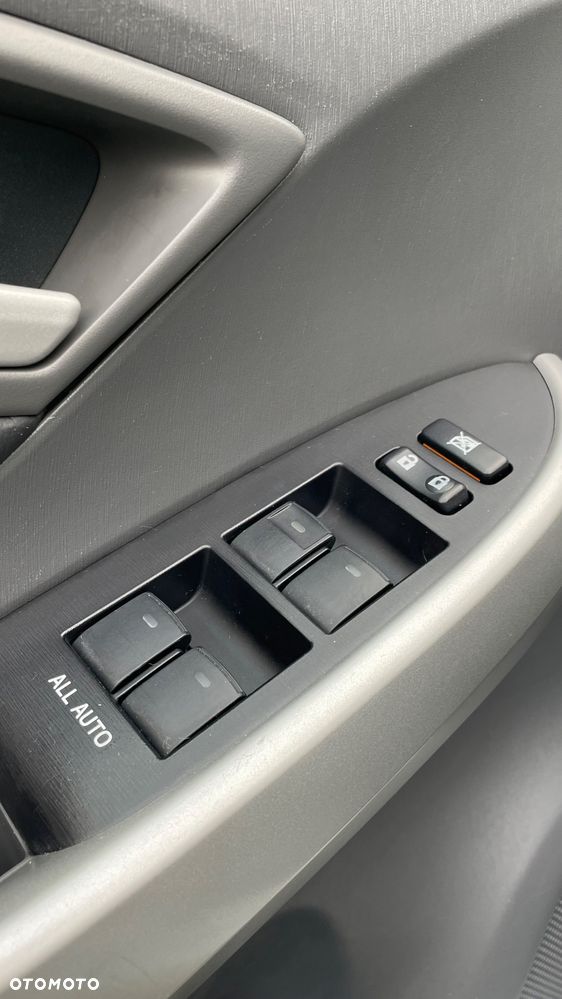 Toyota Prius 1.8 HSD Premium - 24