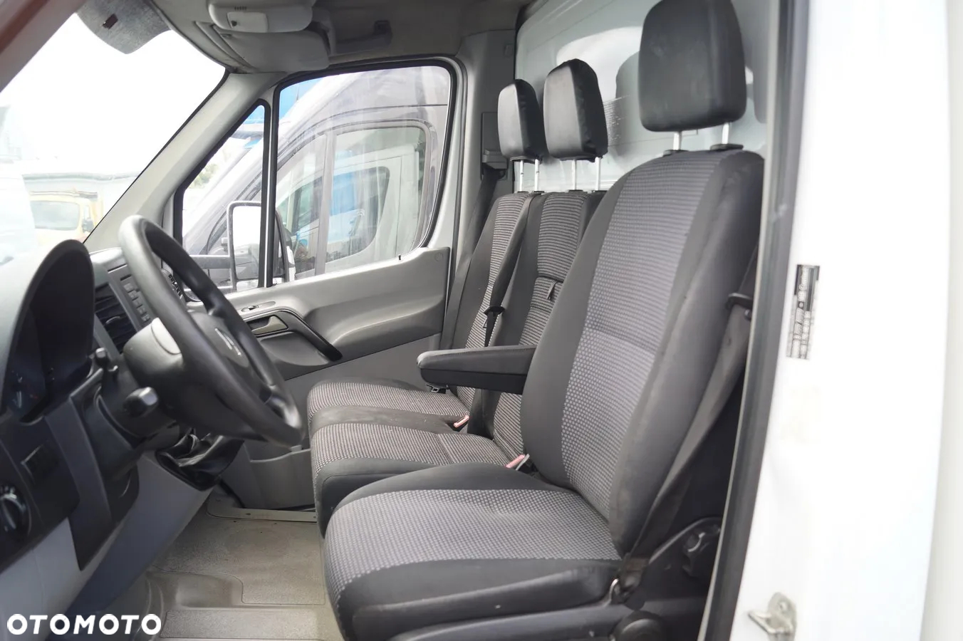 Mercedes-Benz Sprinter - 16