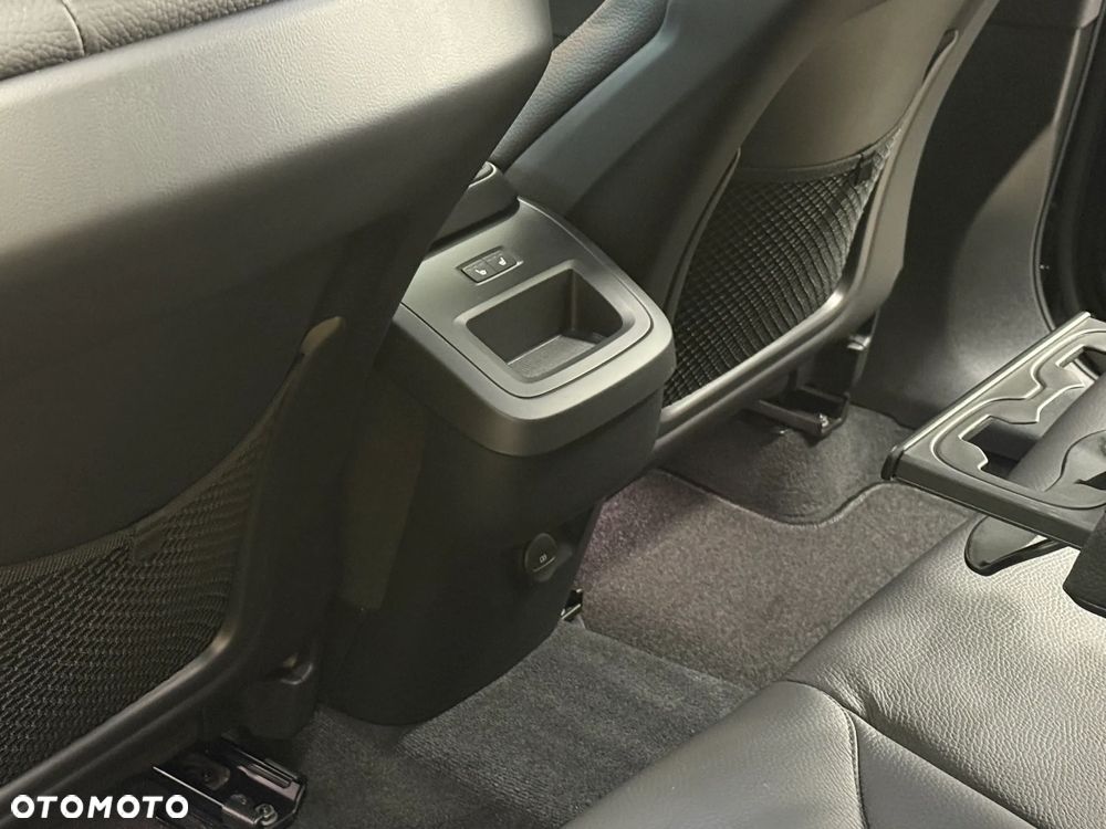 Volvo XC 60 B4 D AWD Geartronic Momentum Pro - 38