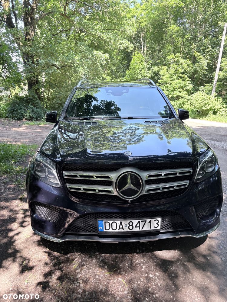 Mercedes-Benz GLS - 12