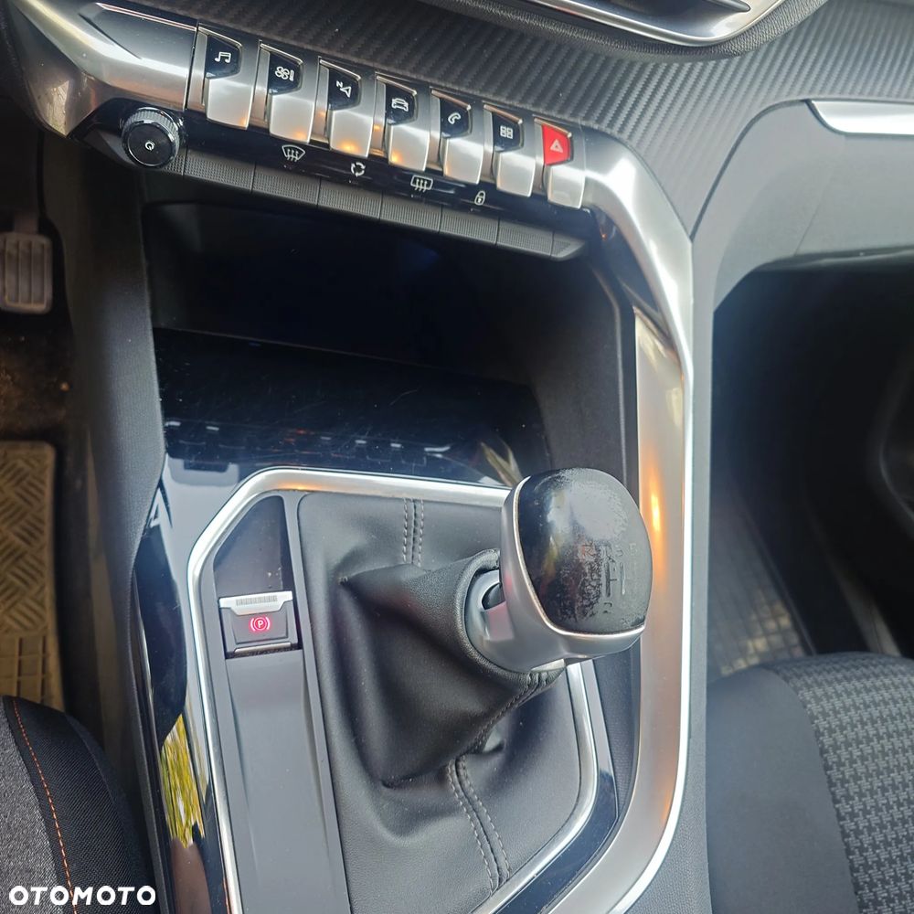 Peugeot 3008 - 18