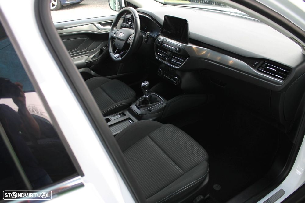 Ford Focus 1.5 TDCi EcoBlue Titanium - 25