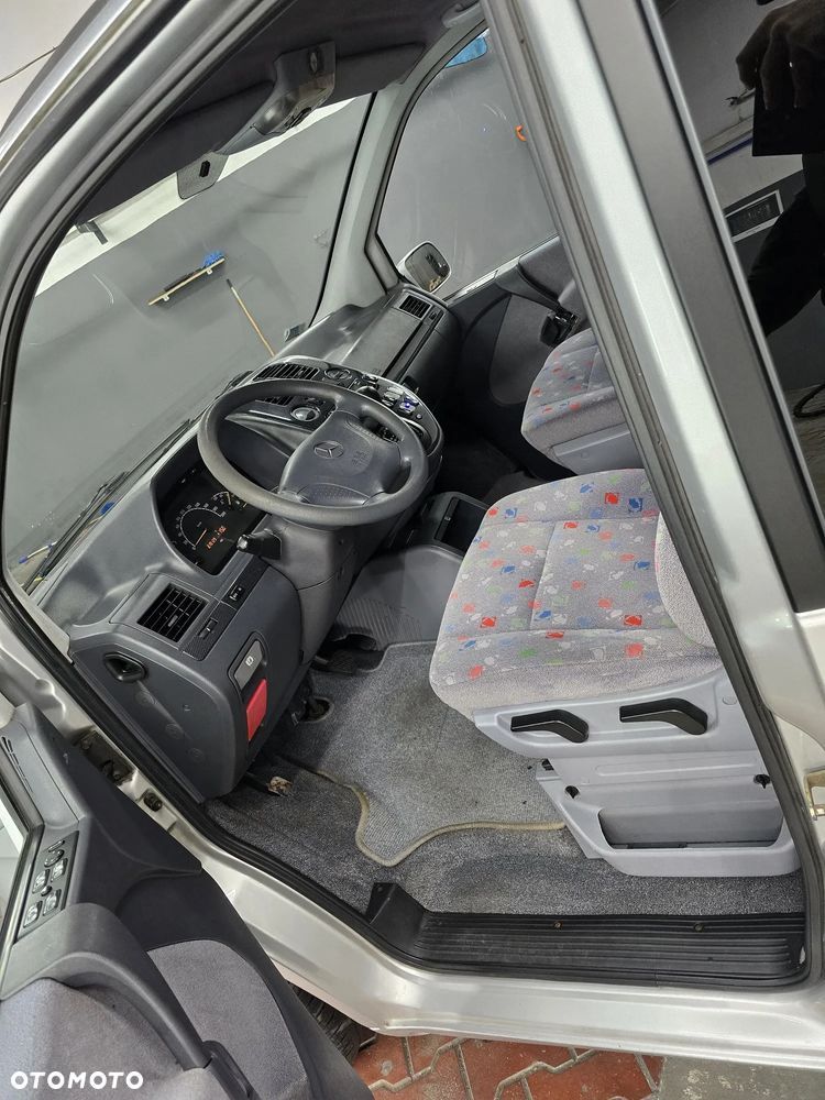 Mercedes-Benz Klasa V - 9