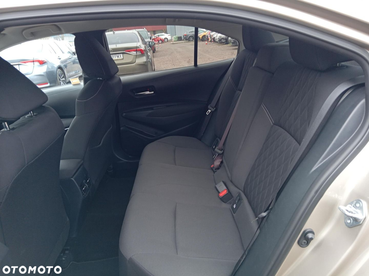 Toyota Corolla - 13