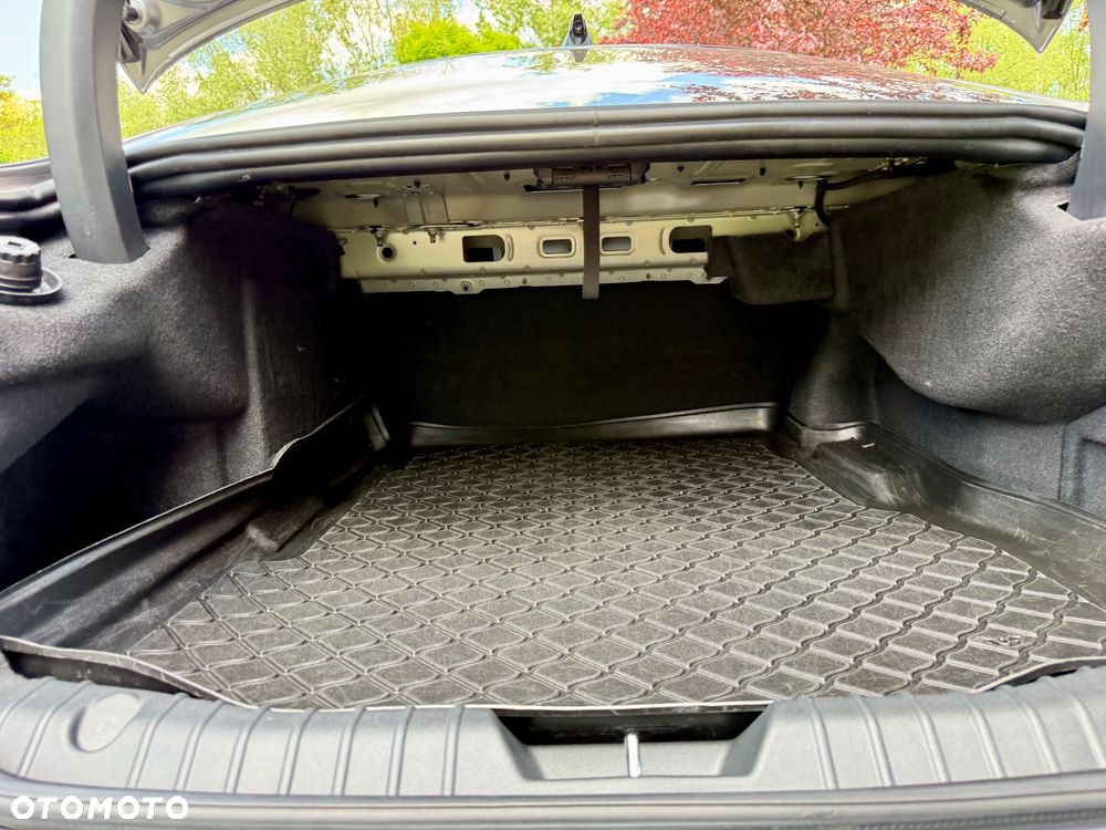 Jaguar XF 2.0 D200 S - 26