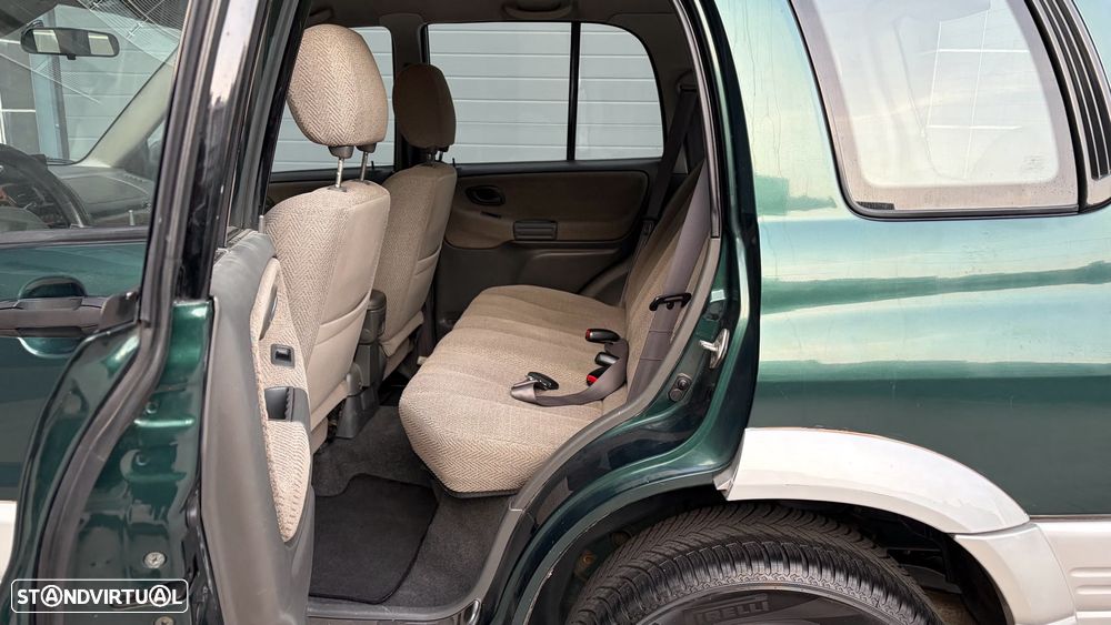 Suzuki Grand Vitara Metal Top 2.0 TDi - 10
