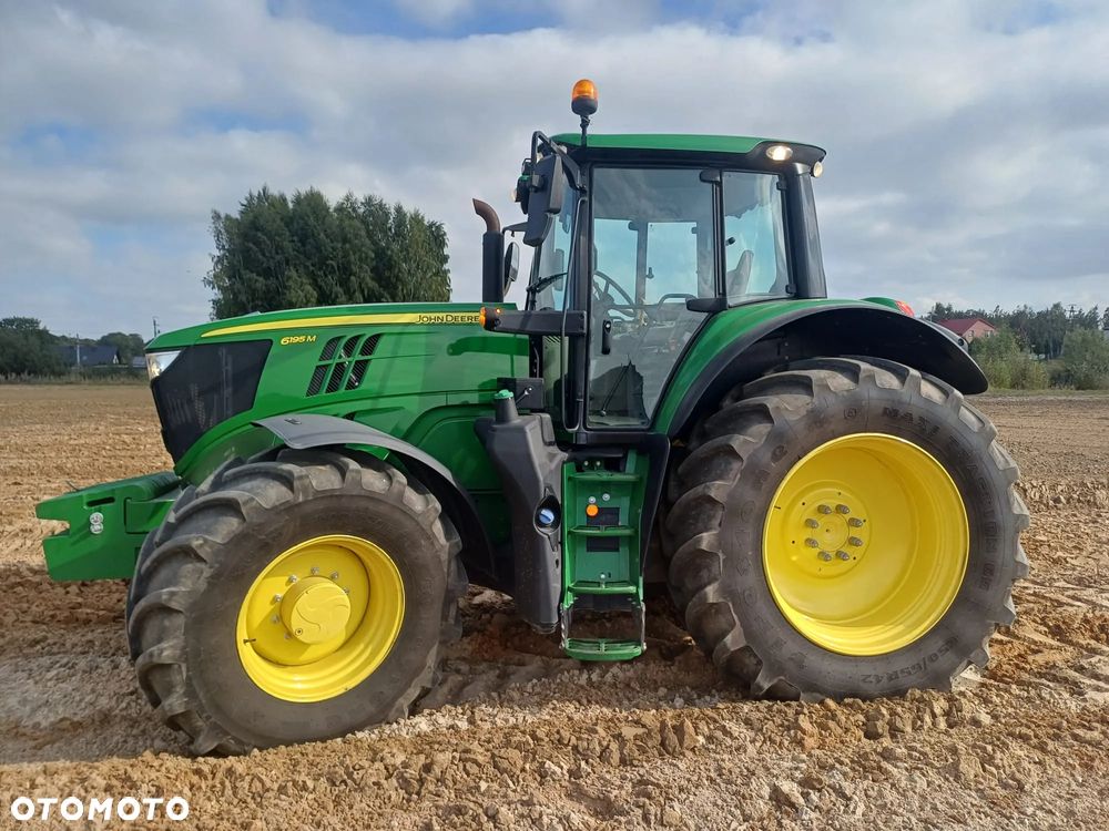 John Deere 6195M - 1