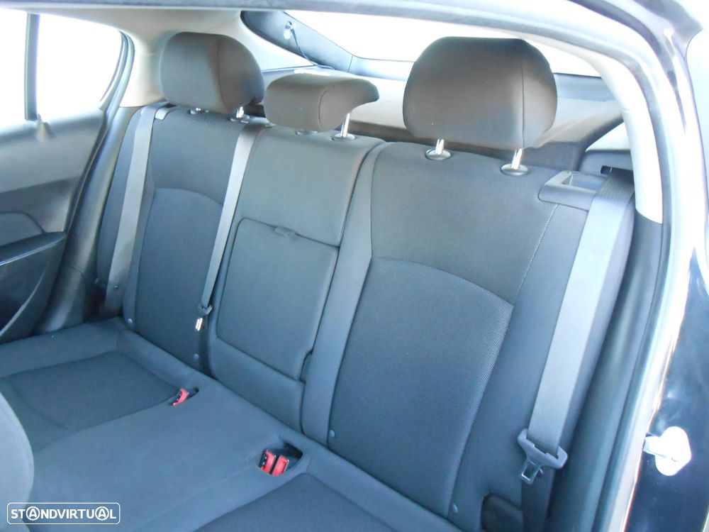 Chevrolet Cruze 1.6 LT - 19