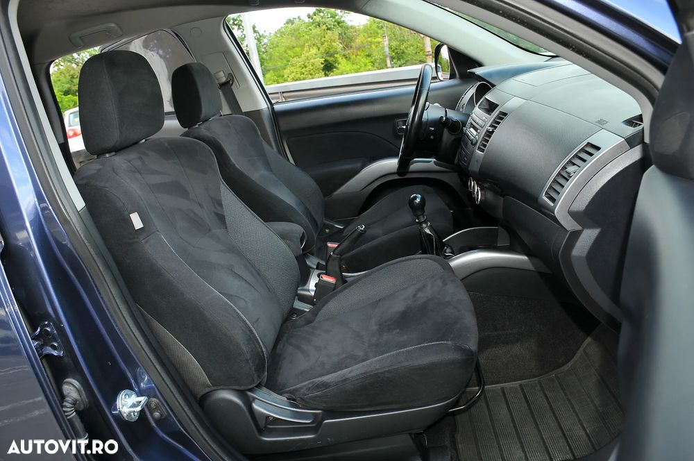 Mitsubishi Outlander - 5