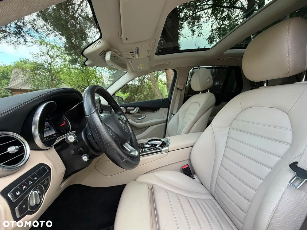 Mercedes-Benz GLC 250 4Matic 9G-TRONIC AMG Line - 16