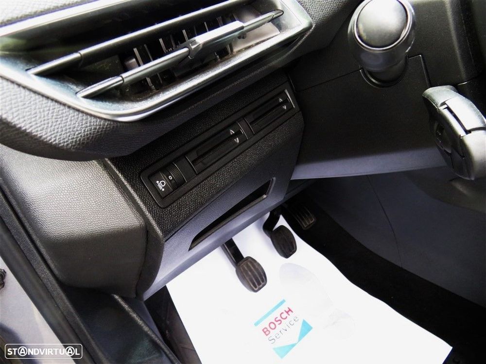 Peugeot 3008 1.5 BlueHDi Active - 16