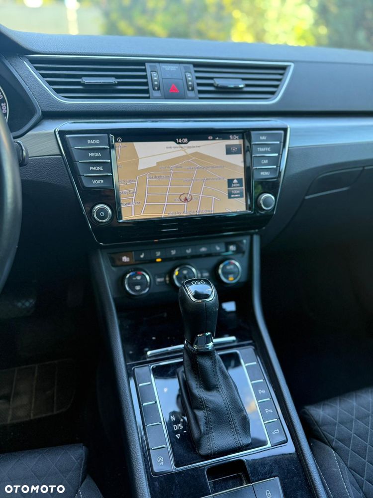 Skoda Superb 2.0 TDI DSG Style - 9