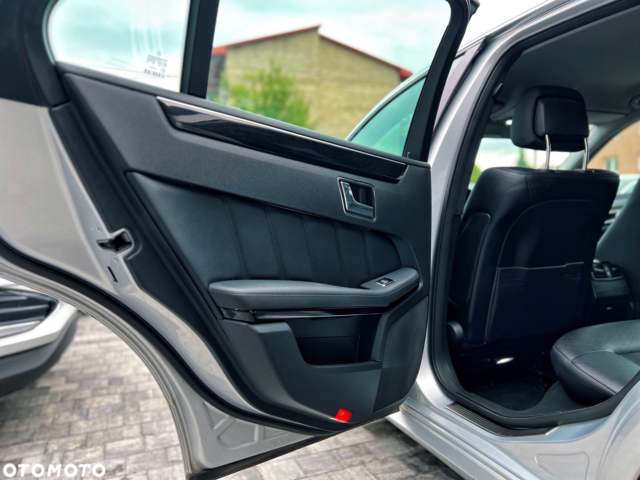Mercedes-Benz Klasa E 350 CDI BlueEff Avantgarde - 14