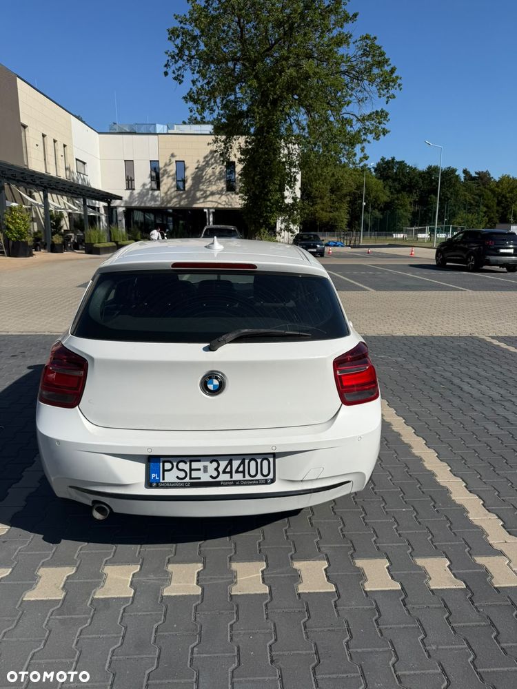 BMW Seria 1 116d Sport Line - 10