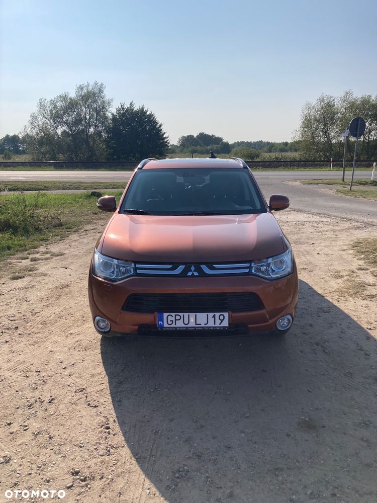 Mitsubishi Outlander 2.2 DI-D 4WD Intense - 1