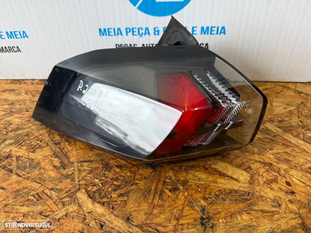Farolim traseiro esquerdo Peugeot 2008 de 2023 - 2