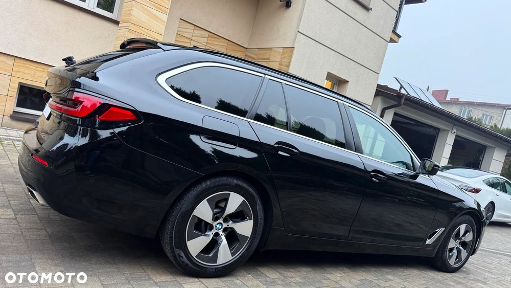 BMW Seria 5 520d Sport Line - 11