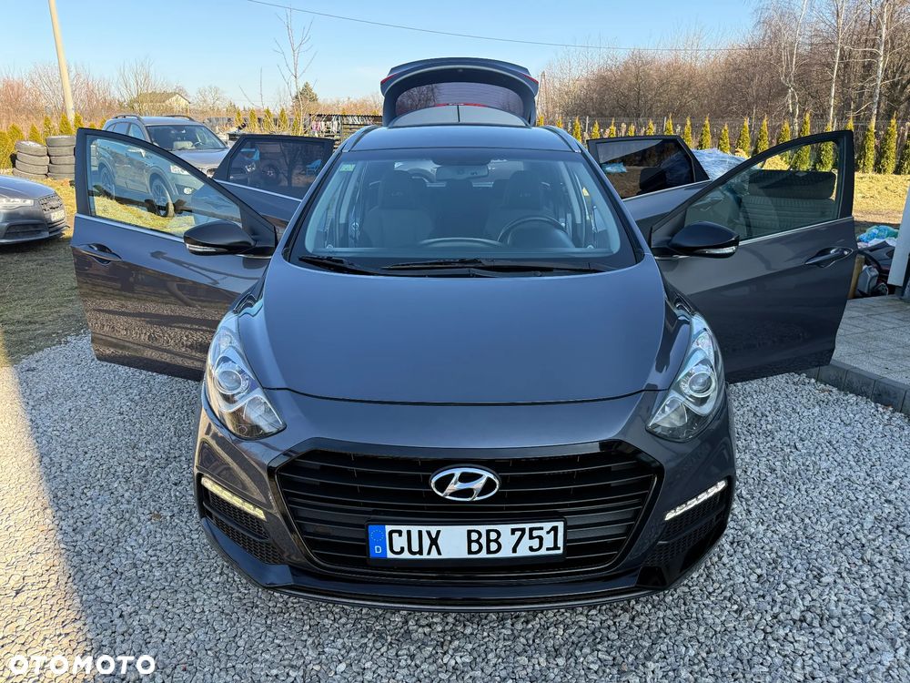 Hyundai i30 blue 1.6 CRDi Premium - 22