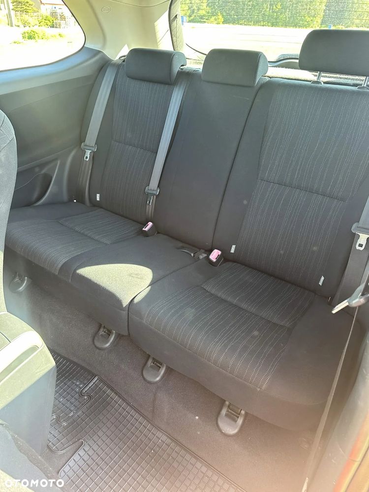 Toyota Auris 1.4 VVT-i Terra - 14