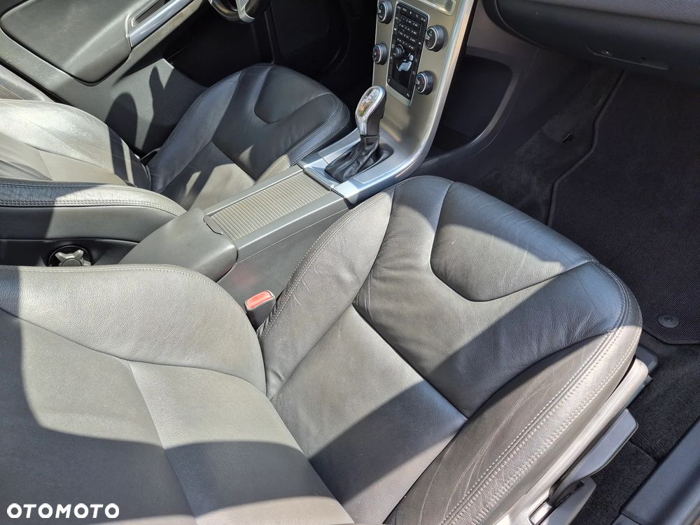 Volvo XC 60 - 32