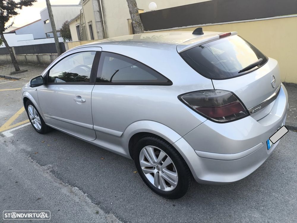 Opel Astra GTC 1.3 CDTI - 4