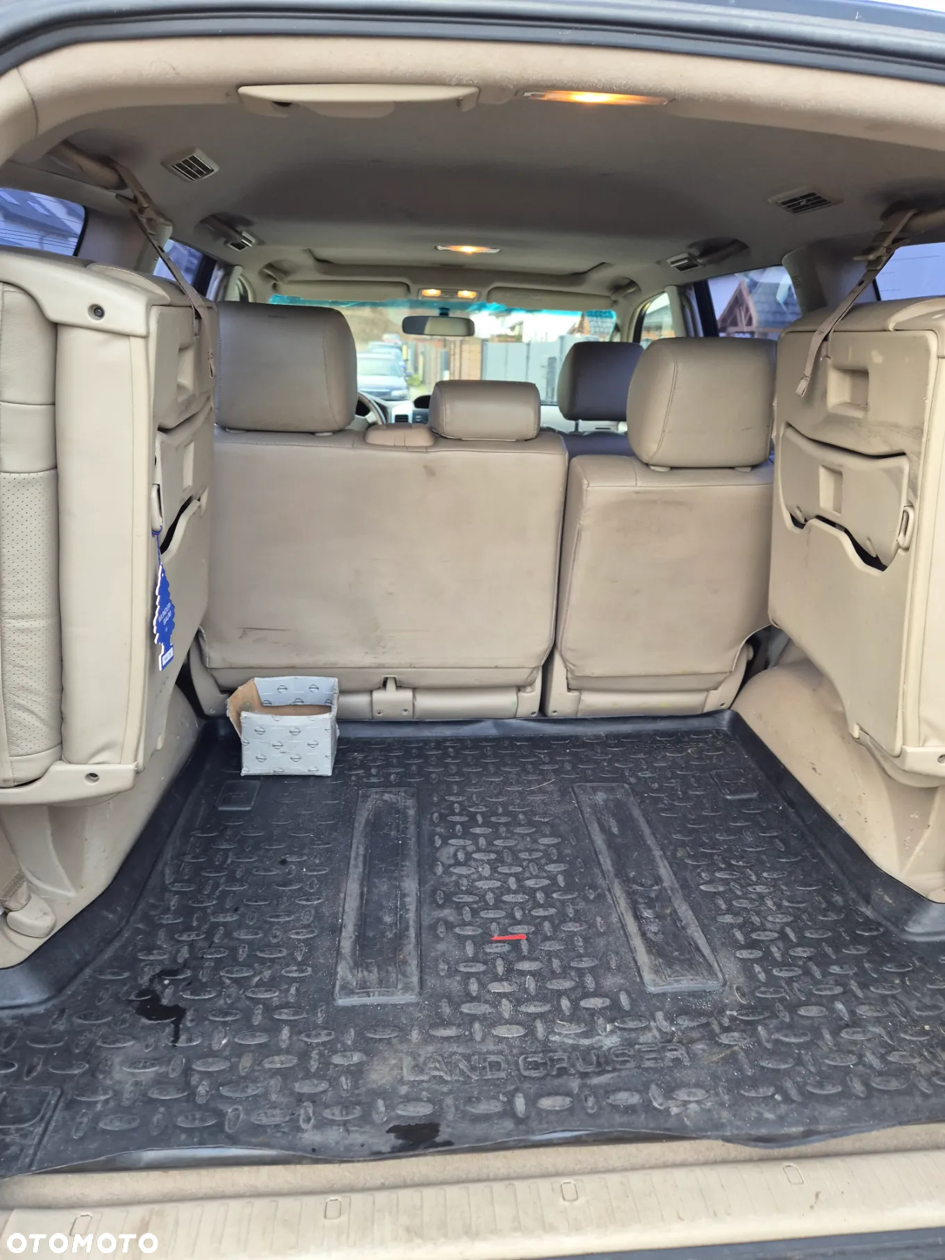 Toyota Land Cruiser - 7