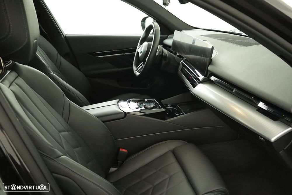BMW 520 d Pack Desportivo M - 26