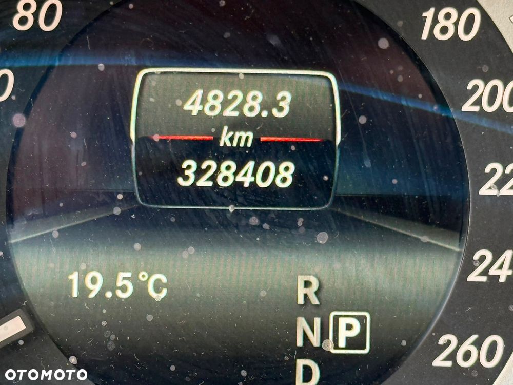 Mercedes-Benz Klasa E 220 CDI 7G-TRONIC Elegance - 18