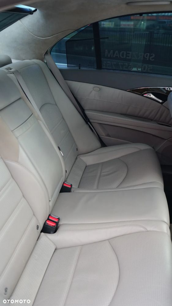 Mercedes-Benz Klasa E ver-63-amg-amg-speedshift-7g--mct - 29