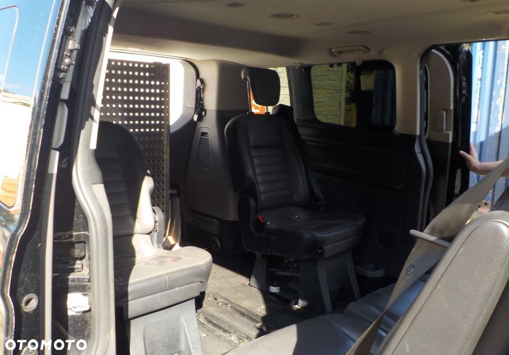Ford Tourneo Custom - 24